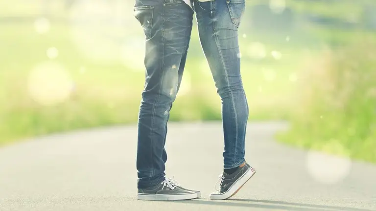 imageye___-_imgi_7_pareja-en-puntillas